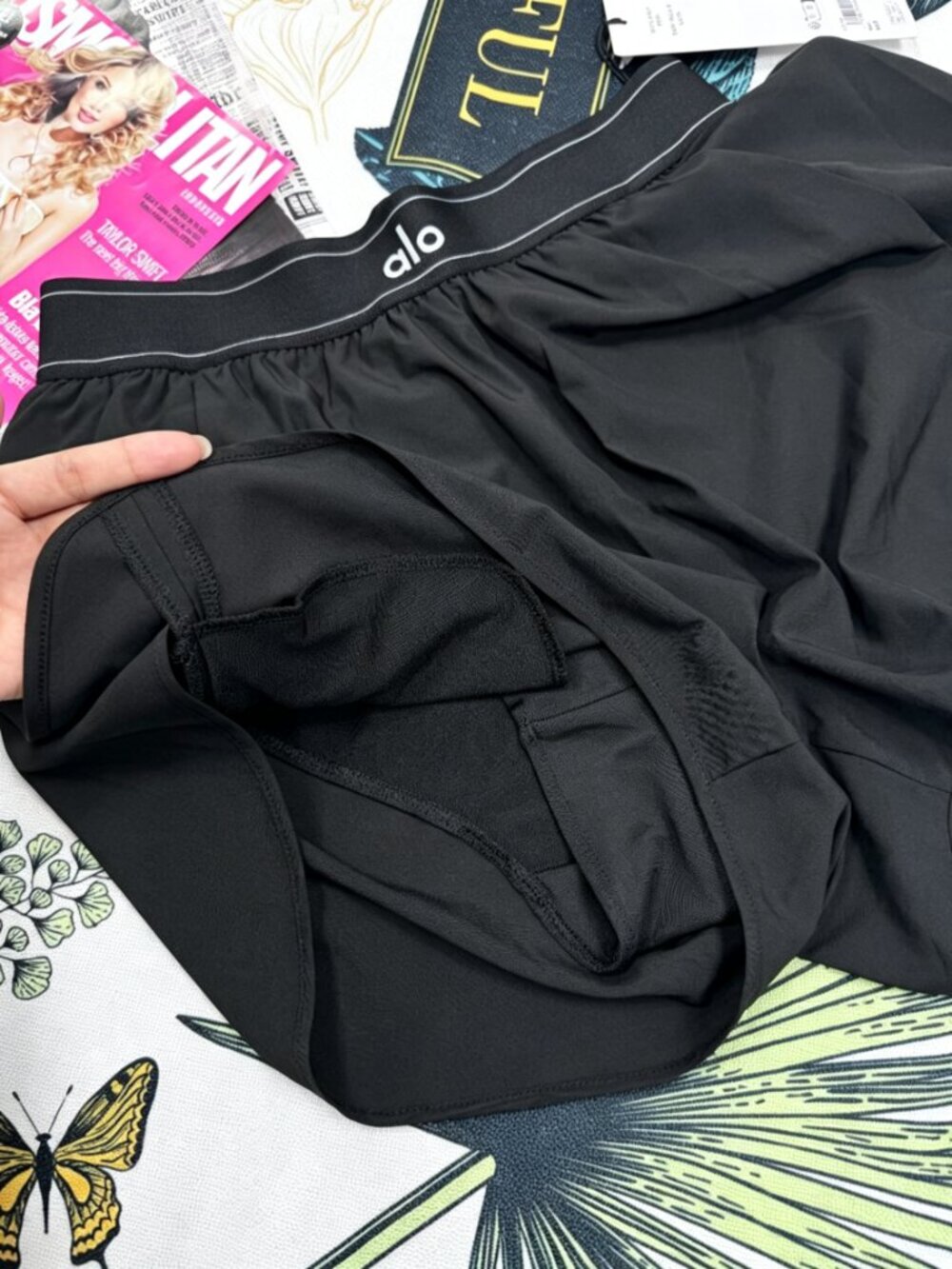 ALO Yoga Match Point Short Black 🖤 Built-In Brief Athletic Shorts - Picture 4 of 8